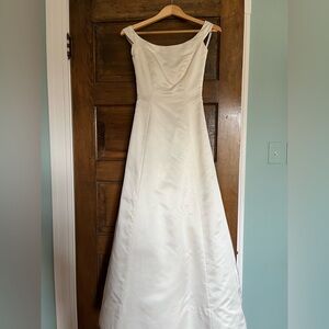 Elegant White Silk Wedding Dress